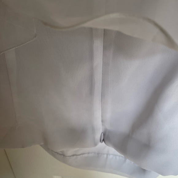 Lady’s blouse - Picture 3 of 3